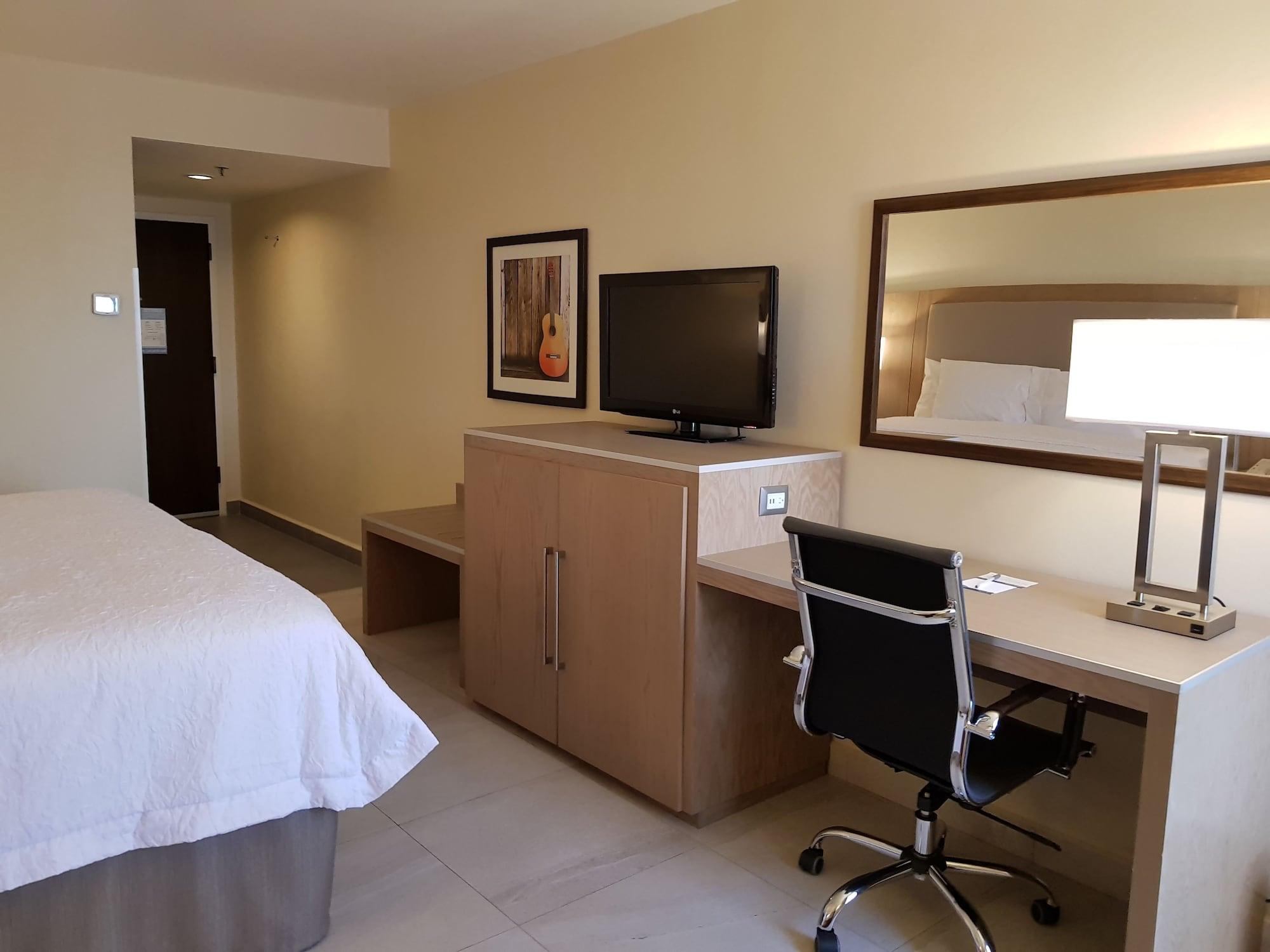 Apodaca Hampton Inn Monterrey-Airport מראה חיצוני תמונה