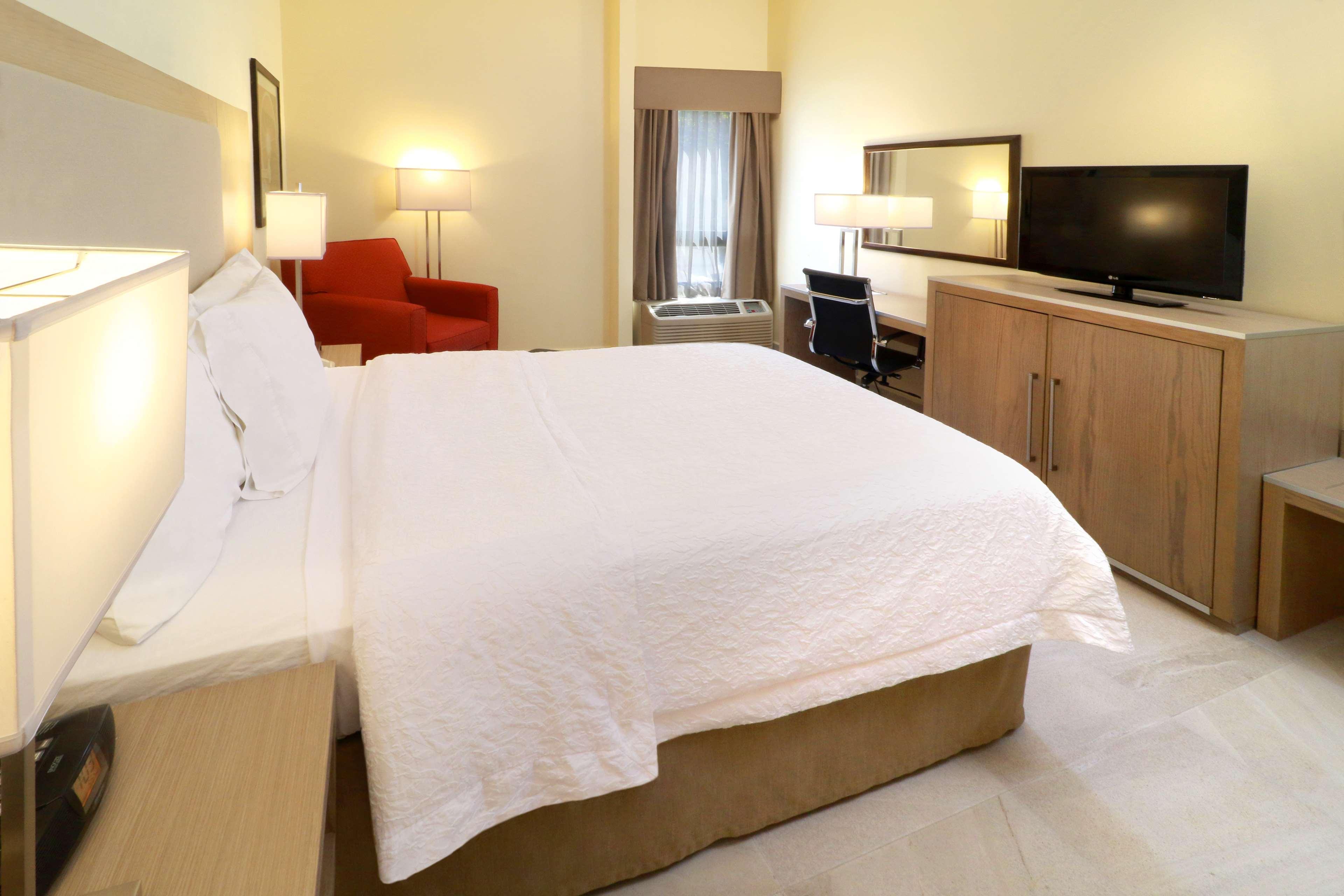 Apodaca Hampton Inn Monterrey-Airport מראה חיצוני תמונה