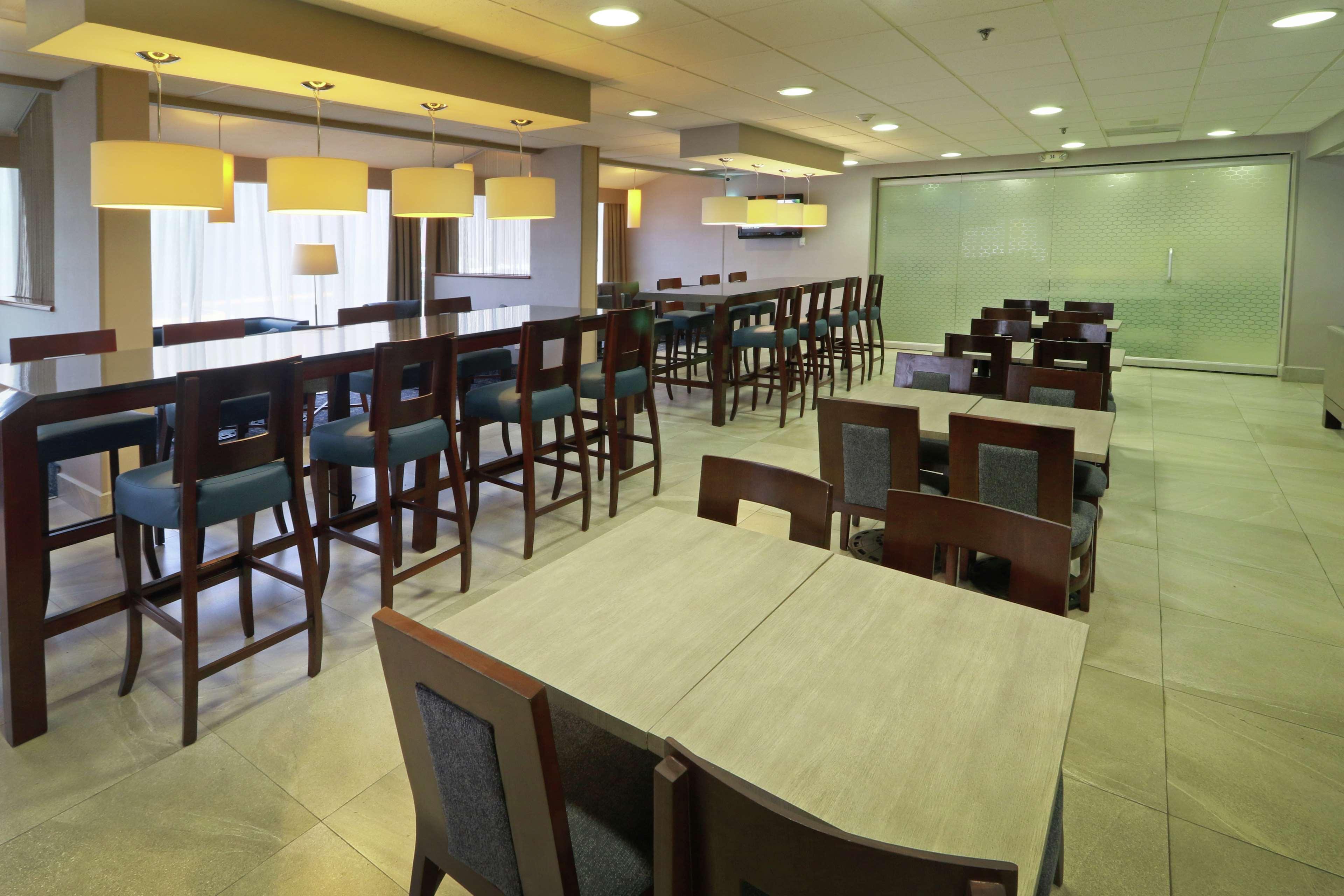 Apodaca Hampton Inn Monterrey-Airport מראה חיצוני תמונה