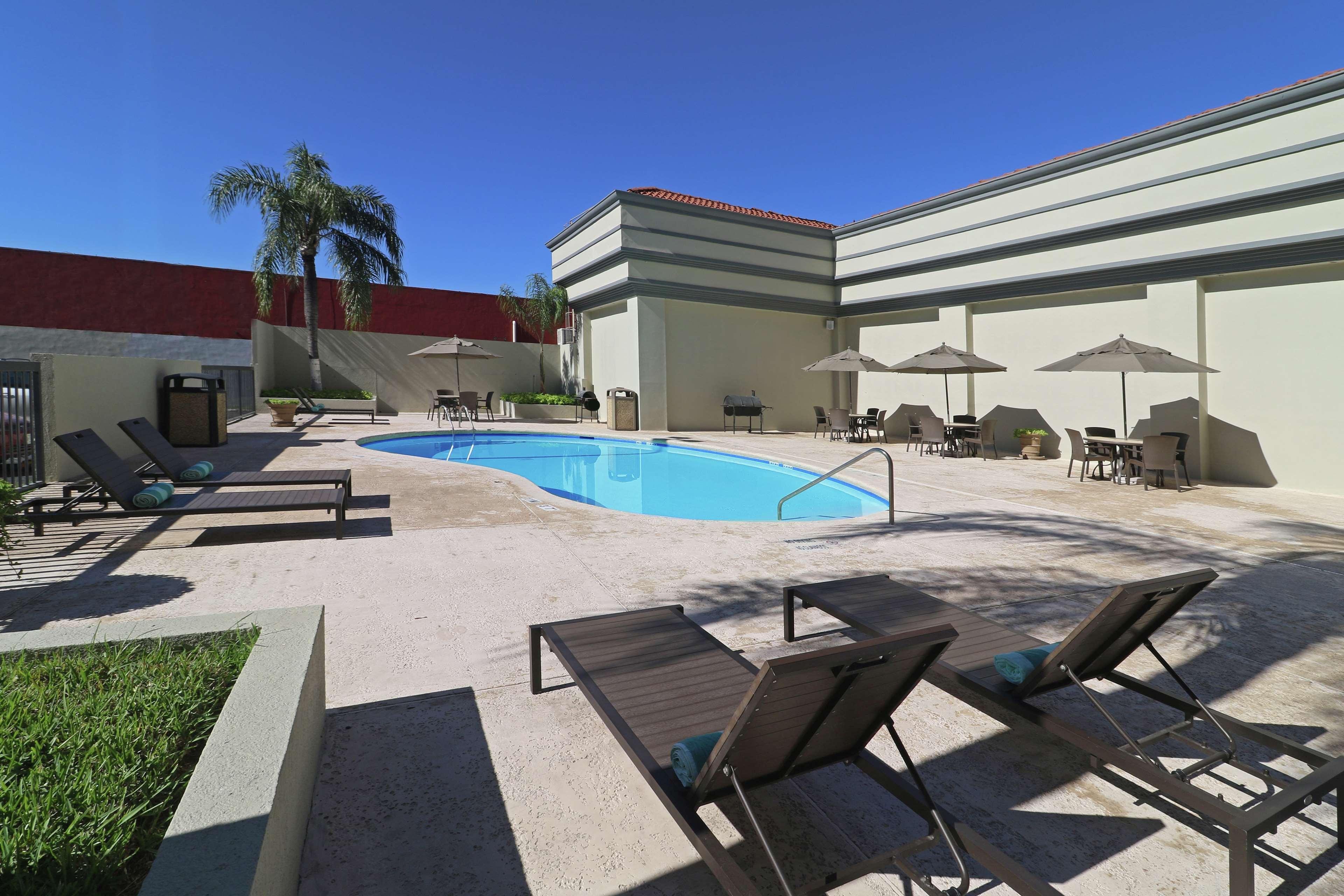 Apodaca Hampton Inn Monterrey-Airport מראה חיצוני תמונה