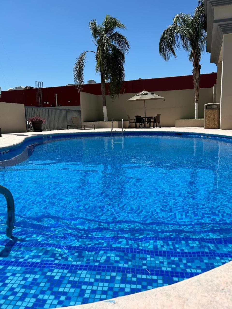 Apodaca Hampton Inn Monterrey-Airport מראה חיצוני תמונה
