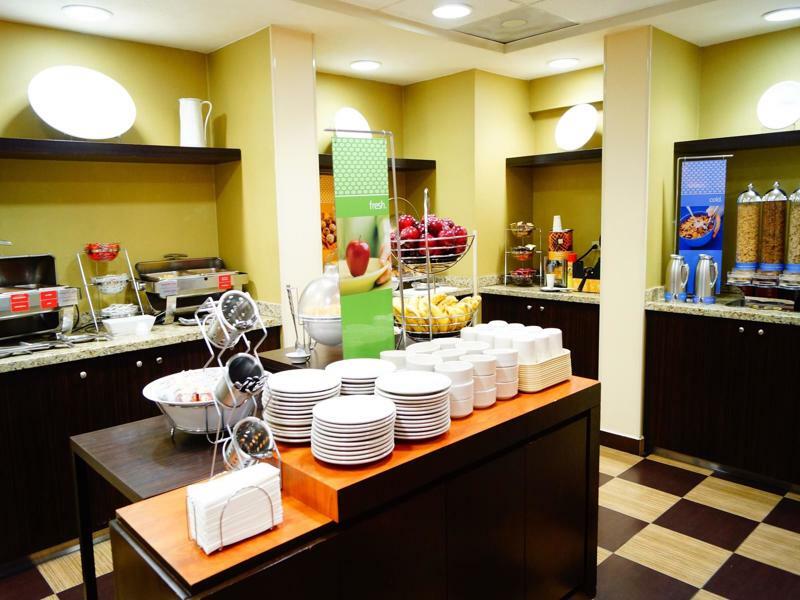 Apodaca Hampton Inn Monterrey-Airport מראה חיצוני תמונה