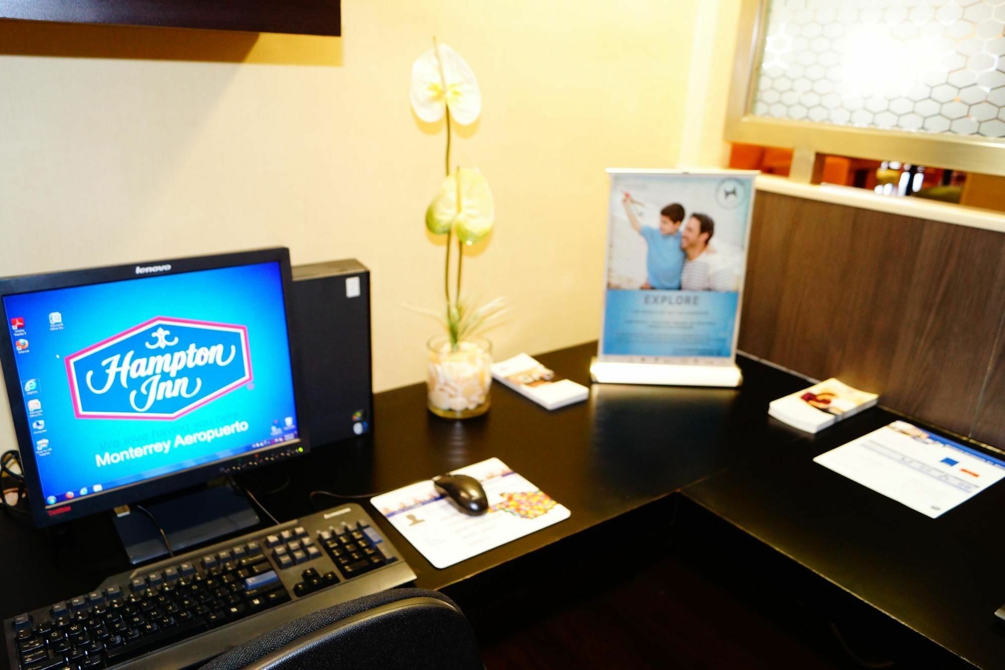 Apodaca Hampton Inn Monterrey-Airport מראה חיצוני תמונה